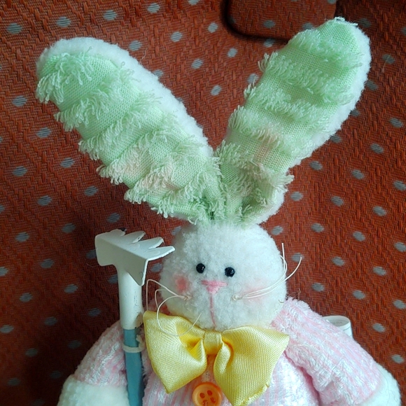 Standing Tall Garden Rabbit - Picture 4 of 12